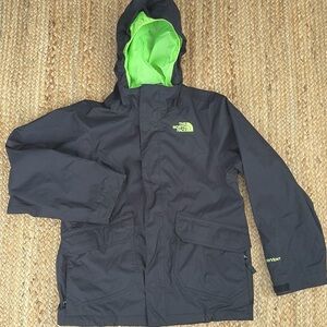 Boys The North Face Boundary Hyvent Black Jacket w/Hood! Size S (7/8)